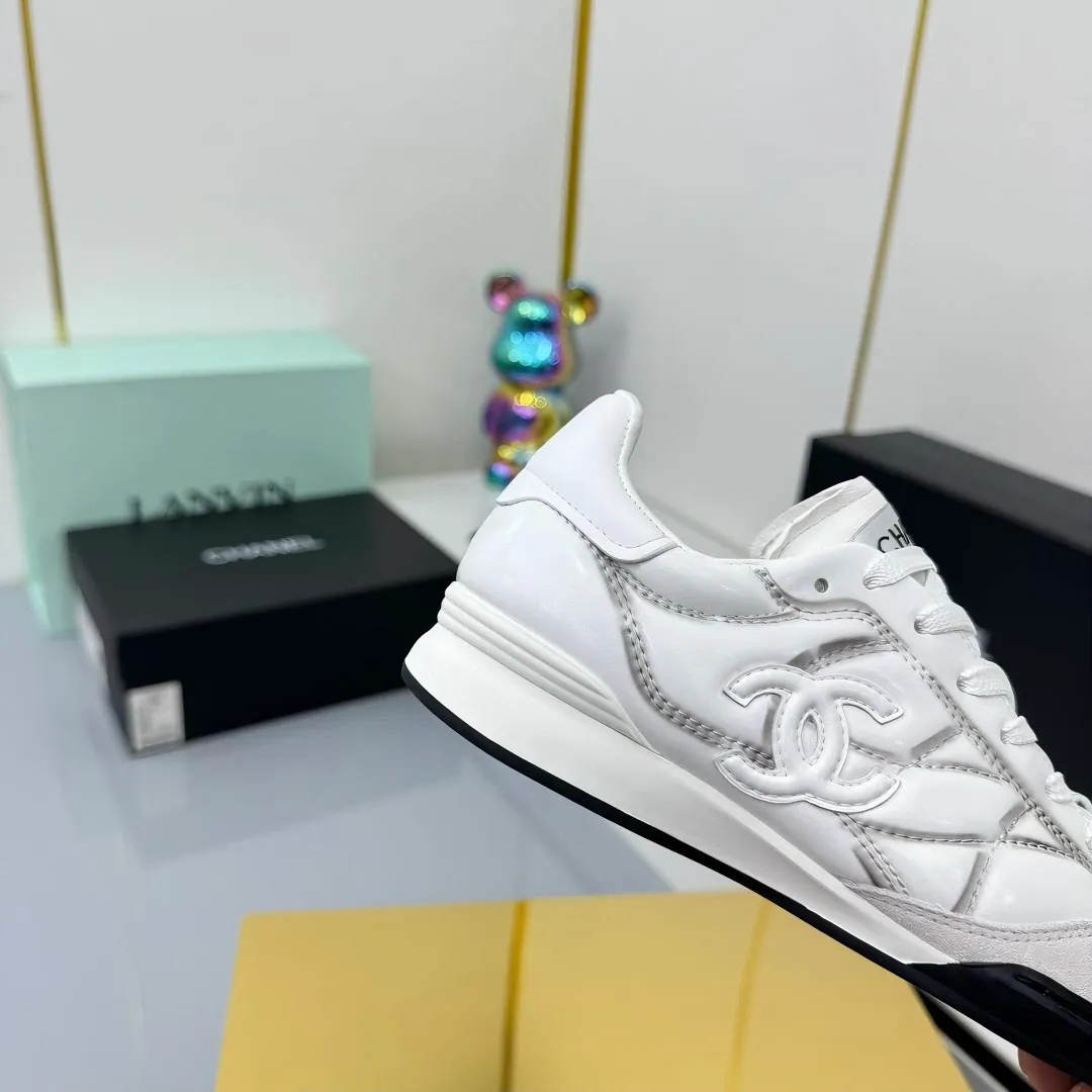 👟👟Ex-factory price 620👟👟 Top version Chanel Chanel - 2025 counter top casual sports shoes This sneaker is a classic design; the upper is electro-embroidered with a variety of techniques; the outsole is fashionable and sporty; it is extraordinary and incorporates a variety of color matching elements... The diversified mix and match is very beautiful and versatile, and can be used for leisure, fashion, sports and outdoor... ꫛꫀꪝ Go➫ Material: ❶Upper is made of: original cowhide ❷Inner lining is made of: original imported sheepskin ❸Outsole is based on: original TPU combination outsole Special counter boutique packaging complete set for women 35–41